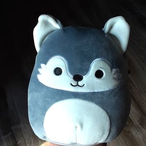 Squishmellow Willy the Wolf